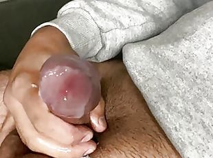 Smearing me with cum in the handjob with both hands cumming