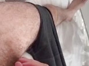 Jerking off to porn in the morning and cumming