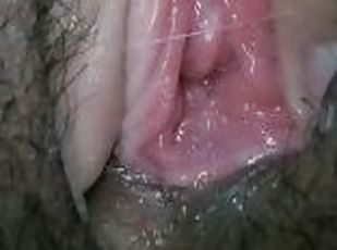 I masturbate at work. See up close how my pussy gets wet????