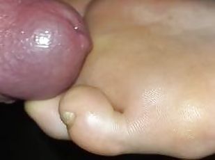 Eating cum off her soles after licking her feet and sucking her toes