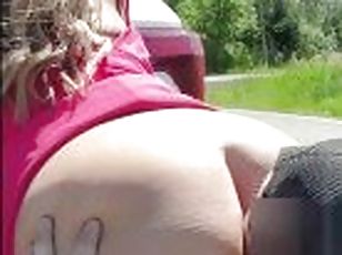 amateur Pornstar gets big ass eaten on side of road