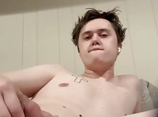 Solo male rubs one off for the screen drops huge cumshot on legs